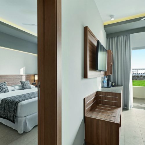 Family room_King size bed