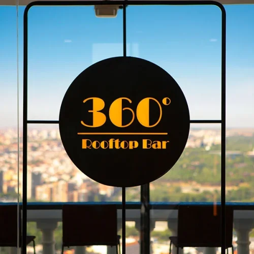 rooftop-bar-riu-plaza-espana_tcm49-223563